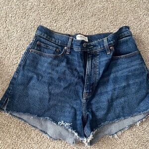 Abercrombie Curve Love The Mom Short High Rise